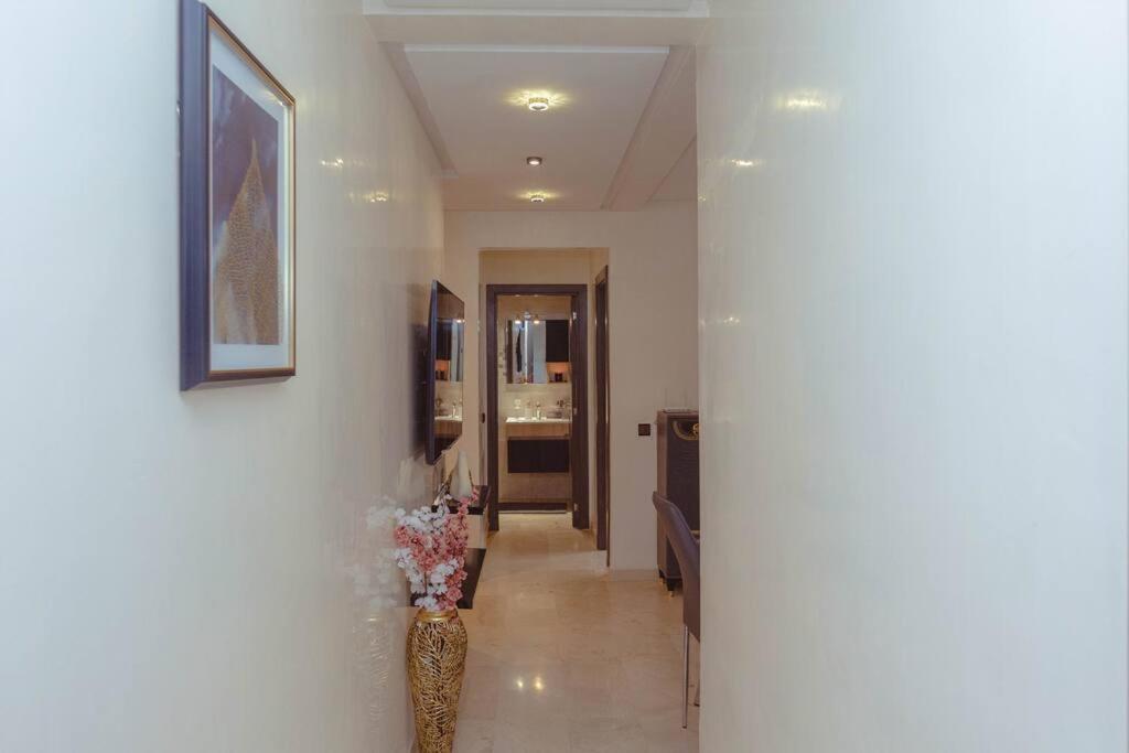 Cozy 2-Bedroom Apartment In Gueliz, Marrakech Marrakesh Bagian luar foto