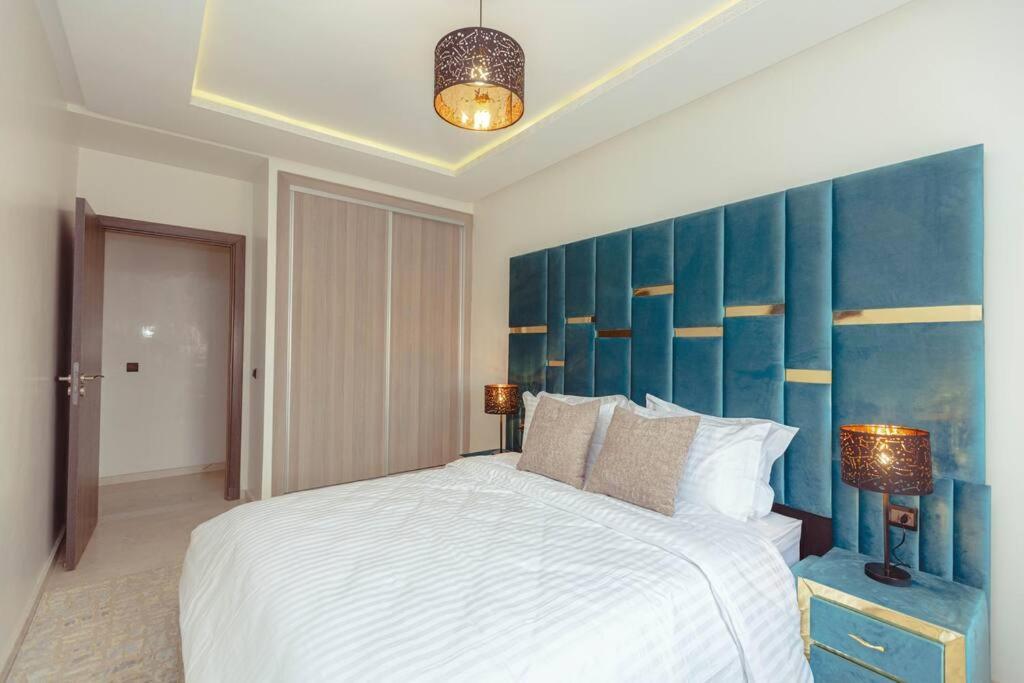 Cozy 2-Bedroom Apartment In Gueliz, Marrakech Marrakesh Bagian luar foto
