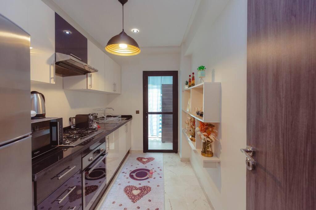 Cozy 2-Bedroom Apartment In Gueliz, Marrakech Marrakesh Bagian luar foto