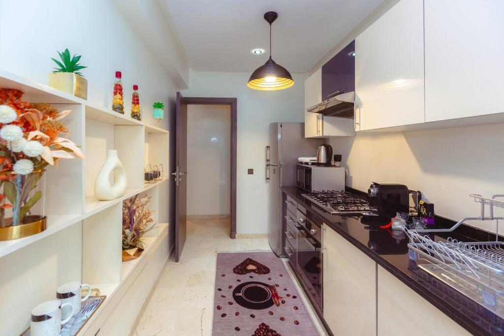 Cozy 2-Bedroom Apartment In Gueliz, Marrakech Marrakesh Bagian luar foto